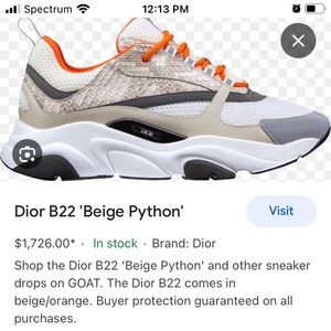 Size 9 in men I paid $1800 I will sell them for $800